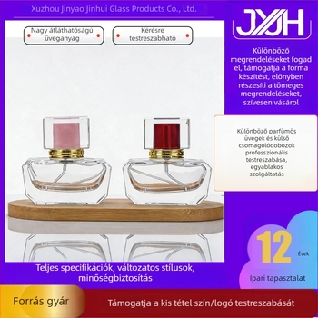 30 ml-es üres üveg parfümhöz, négyszögletes, vastag aljú, átlátszó kozmetikai csomagolóüveg pumpás permetezővel