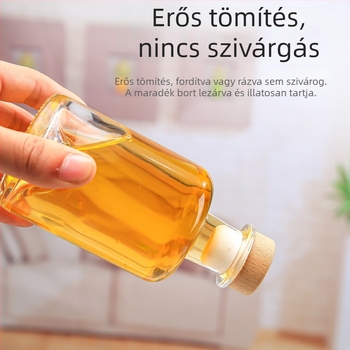 Konkáv aljú üveg gyümölcs- és zöld szilvaborhoz, átlátszó üveg otthon készített zöld szilvaborhoz, gyümölcslé és italokhoz, lezárt üres üveg alkohollal