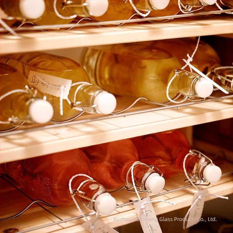 Snap-fedelésű üvegből készült enzimüveg, 250 ml; Tömített borosüveg gyümölcsborhoz / vörösborhoz, 500 ml; Olívaolaj üveg 1000 ml; Italos üveg.