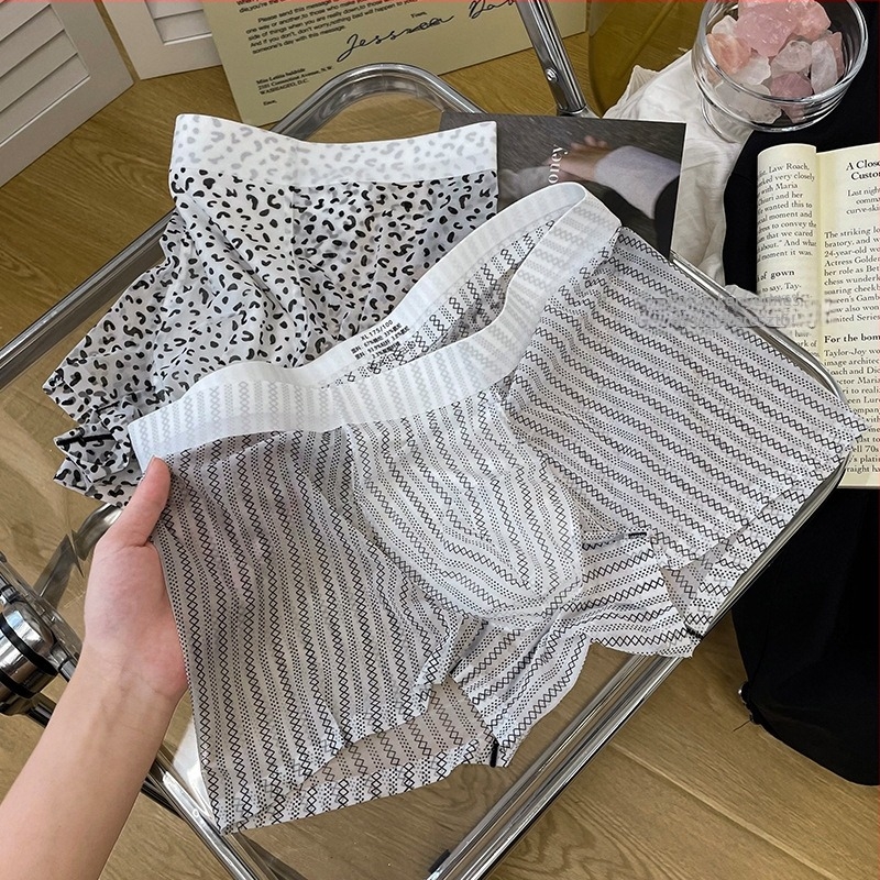 Nyári jégselyem férfi boxeralsó, vékony, légáteresztő, laza szabású, leopard mintás és pöttyös, gyorsan száradó