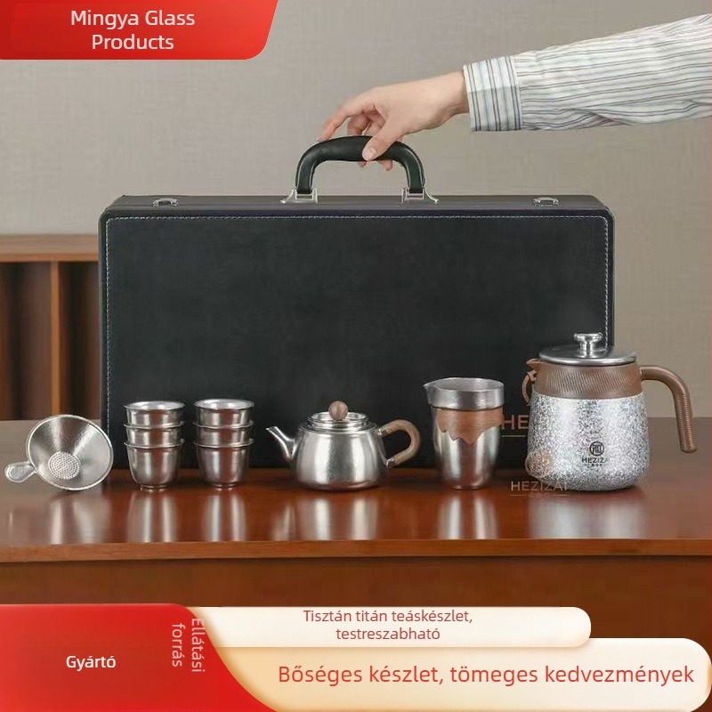 Titánbevonatú teáskanna, nagy kapacitású, hőszigetelt fogantyúval, tea–víz elválasztás, ajándék doboz