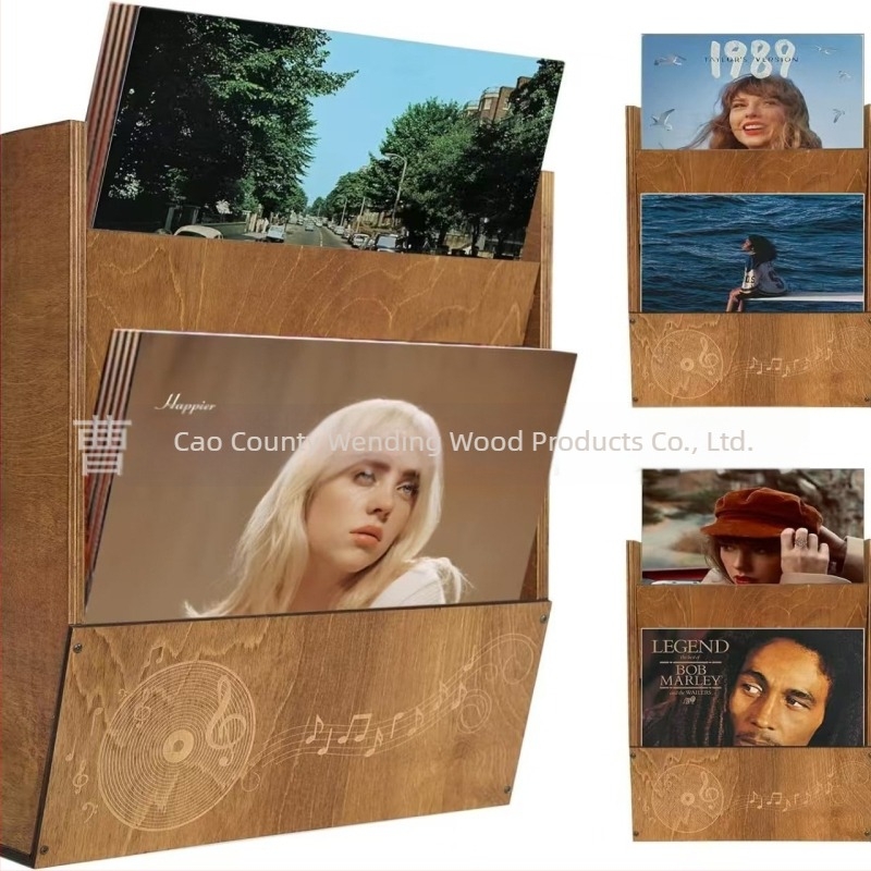 Fából készített, falra szerelhető, kétszintes polc albumokkal és magazinokkal, vinil lemezek tárolására a nappaliban