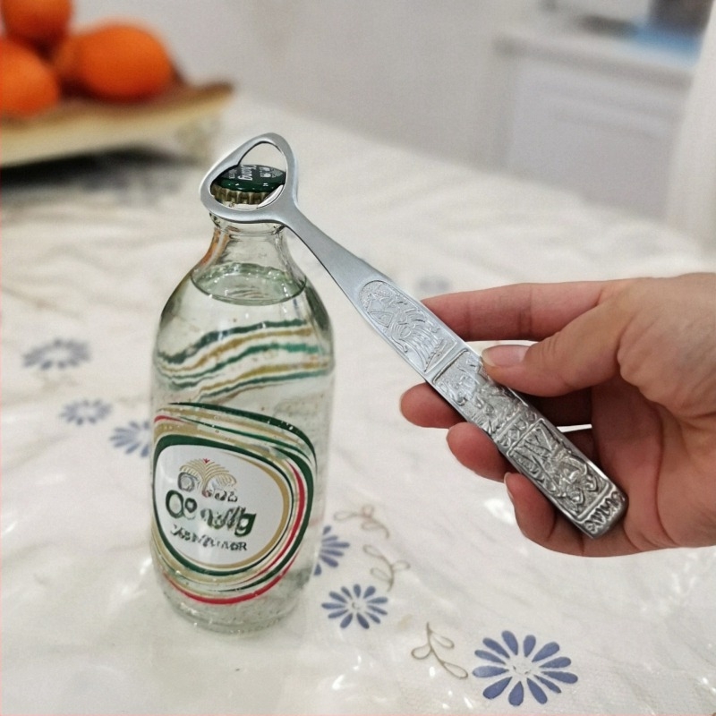Retro domborított sörnyitó rozsdamentes acélból, 18/10, figura motívummal, 304-es minőség