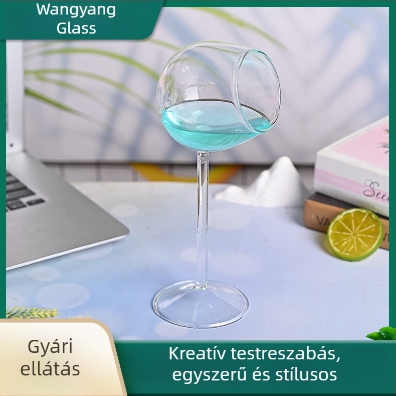 Kristály vörösboros pohár ferde szájú, modern minimalist stílusban