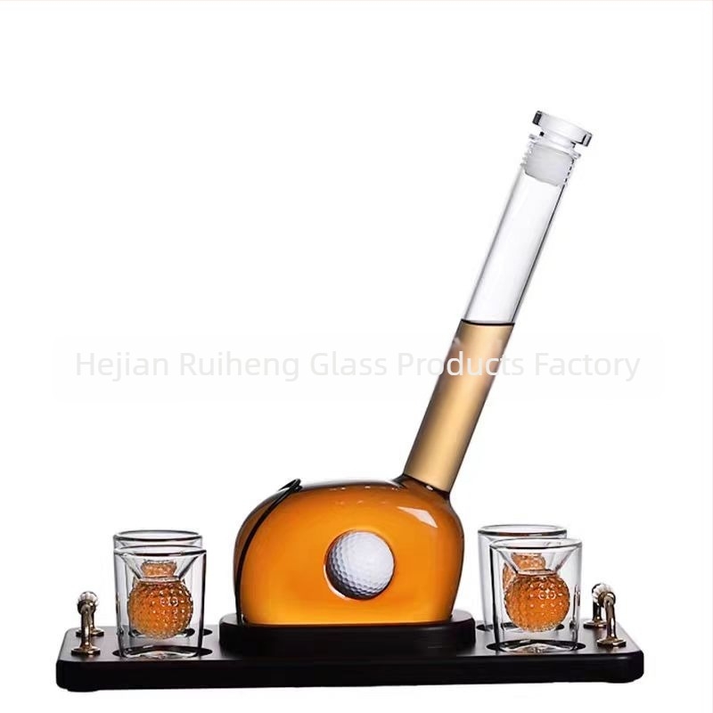Golf formájú dekanter boroszilikát üvegből, 501–600 ml, fehér, modern design