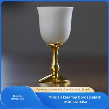 Porcelán bárkészlet egy kannával és két pohárral