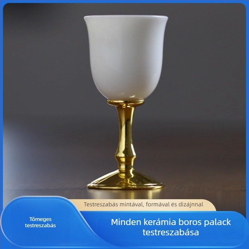 Porcelán bárkészlet egy kannával és két pohárral