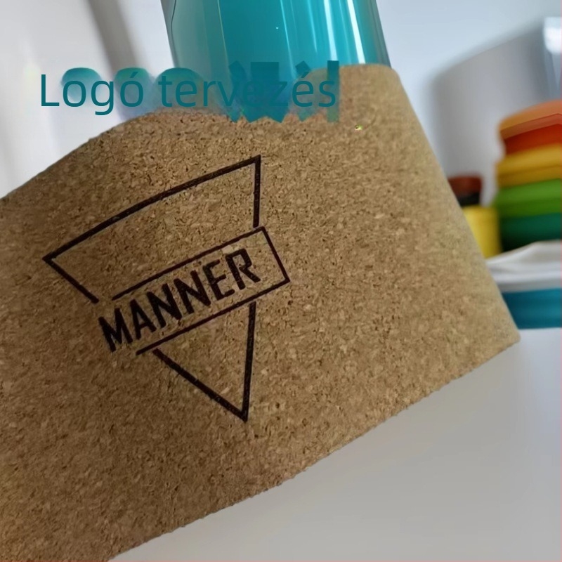 Manner-stílusú kerámia bögre termoszigetelt, csúszásmentes, fa textúrájú bőrtokkal a bögre védelméért