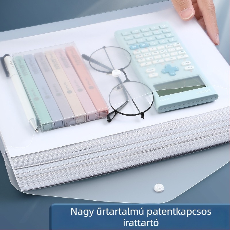 Deli 8308 A4 átlátszó fájl taska gombos zárással, vizsga- és dokumentumtárolásra, műanyag, nagy kapacitás.