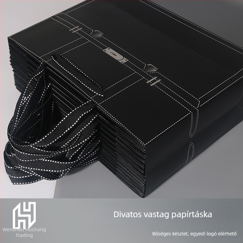 Fekete papírzacskó domborított logóval, ruházati csomagoláshoz és divatos ajándékokhoz