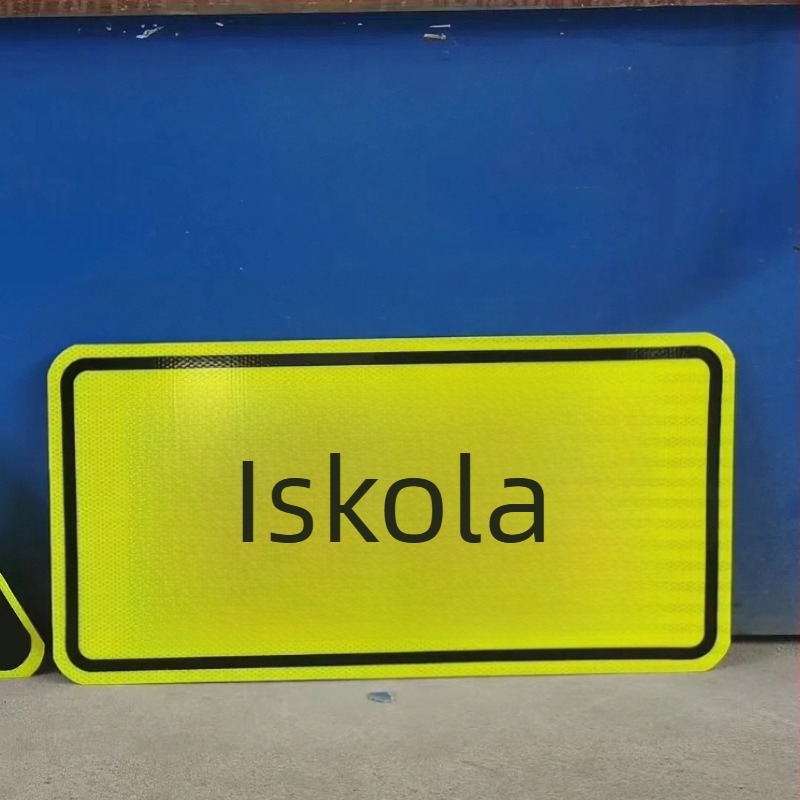 Alumínium fényvisszaverő közlekedési tábla, testreszabható parkolók és lakóközösségek számára, kör alakú, 200×200 mm