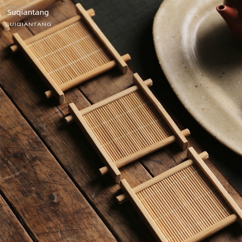Sui Qiantang bambusz teás pohár alátét – négyszögletes hálós mintázat, bambusz szövés, 70×70 mm, japán stílus