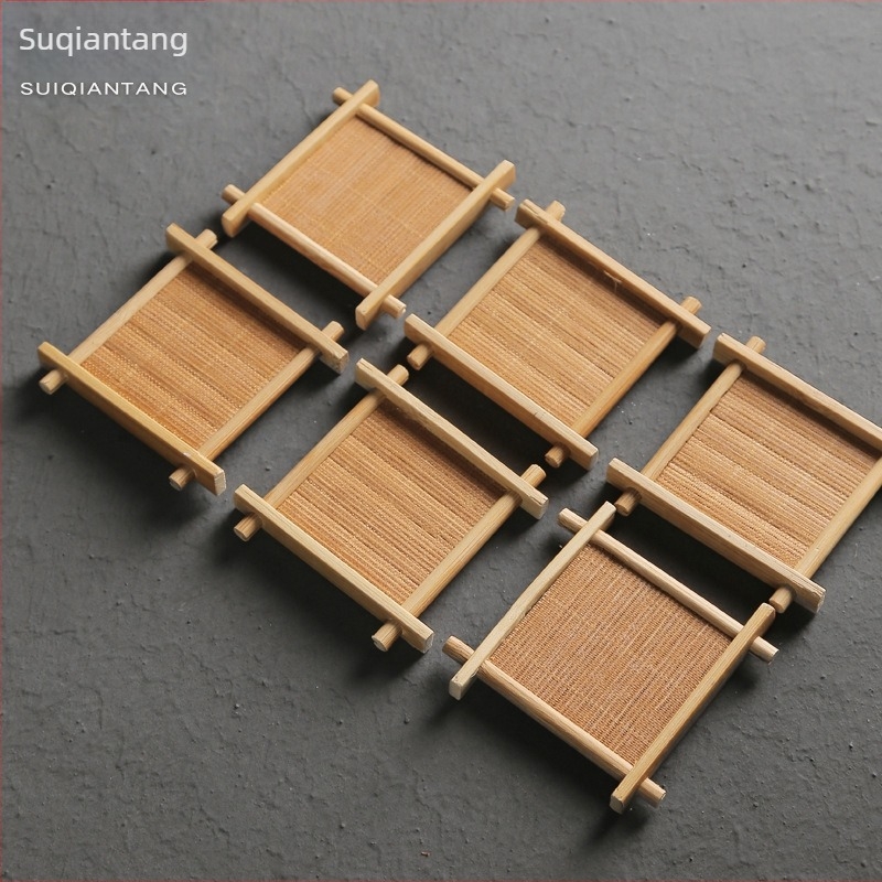 Sui Qiantang bambusz teás pohár alátét – négyszögletes hálós mintázat, bambusz szövés, 70×70 mm, japán stílus
