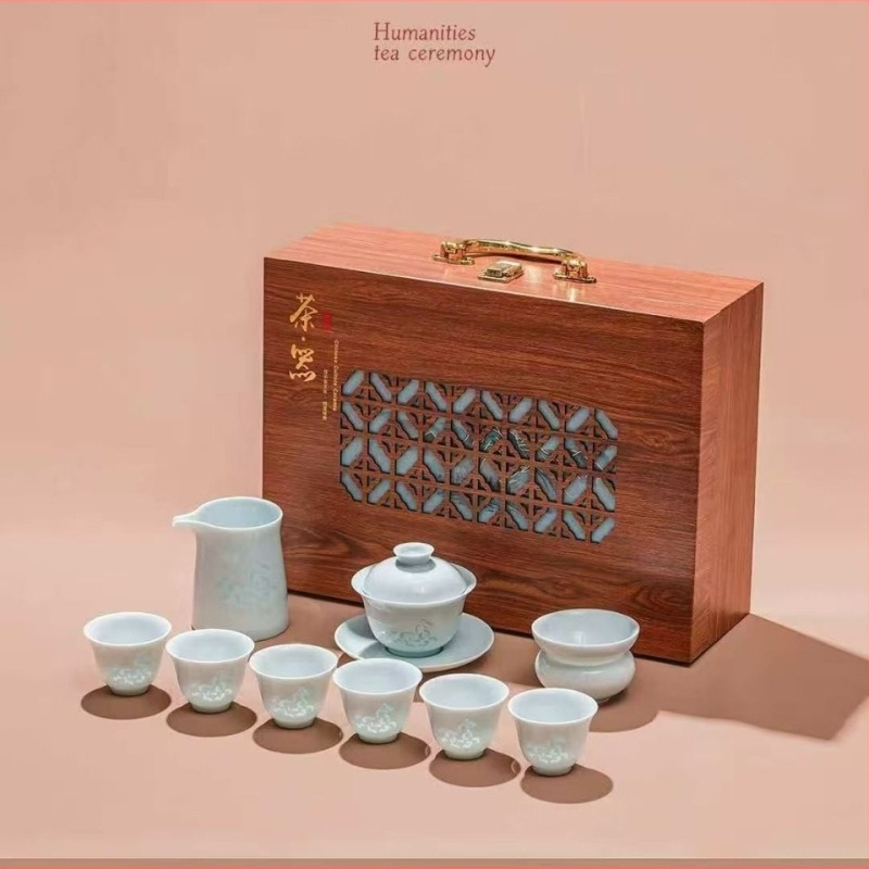 Új kínai stílusú porcelán tea készlet, üreges árnyék mintázat, Ló éve, kóstoló poharakkal