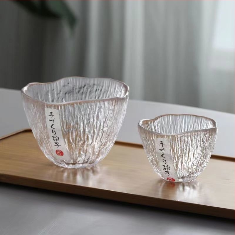 Japán stílusú üvegpohár teához otthoni használatra — kis méretű pohár, esőcsepp dizájn, teához előkészítésére és fogyasztására szolgáló készlet