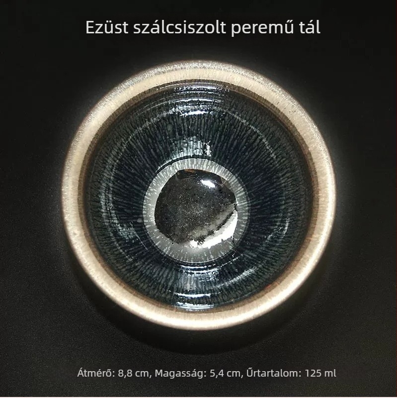 Teáscsésze ezüstös hajlat glazúrral és kék olajcsepp mázzal vasalapú fekete porcelánból, mestercsésze, egy darabos, kiváló minőségű teáscsésze
