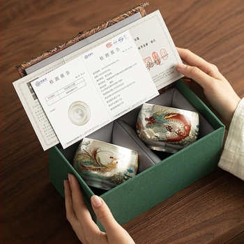 Jingdezhen palotai stílusú sárkány–főnix teáscsésze-készlet, aranyozott ezüst bevonattal, teáscsésze pár – ajándék időseknek és vezetőknek