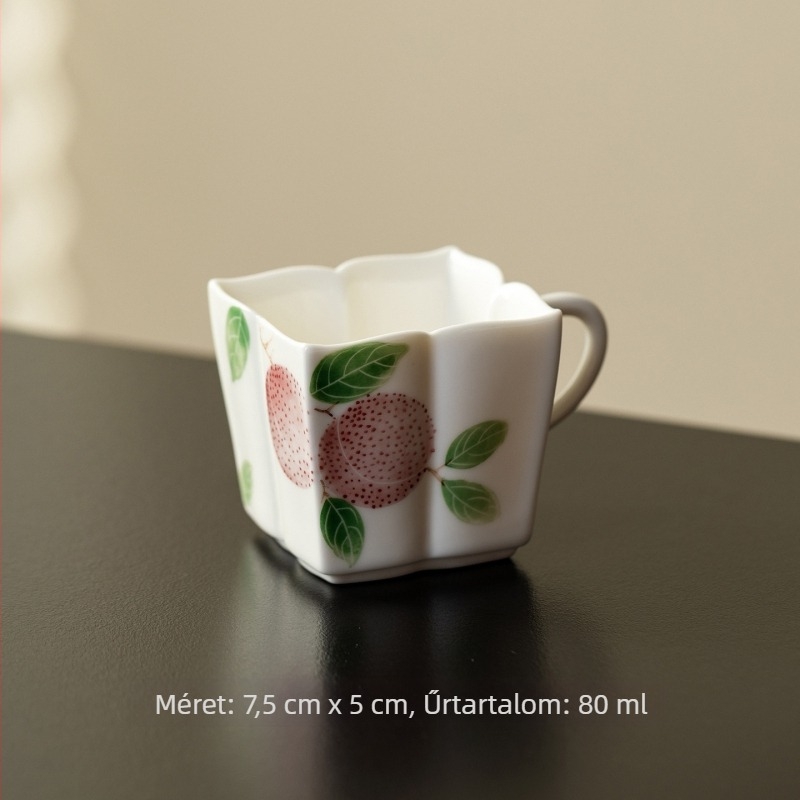 Kézzel festett teáscsésze Lychee motívummal, aláglazúros kerámia, négyszögletes formájú, japán stílusú, személyes használatra