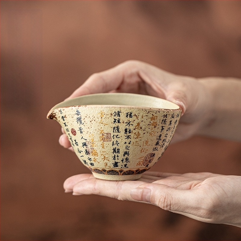 Kék-fehér porcelán teás pohár kaligráfikus motívummal kínai stílusban, otthoni és irodai használatra