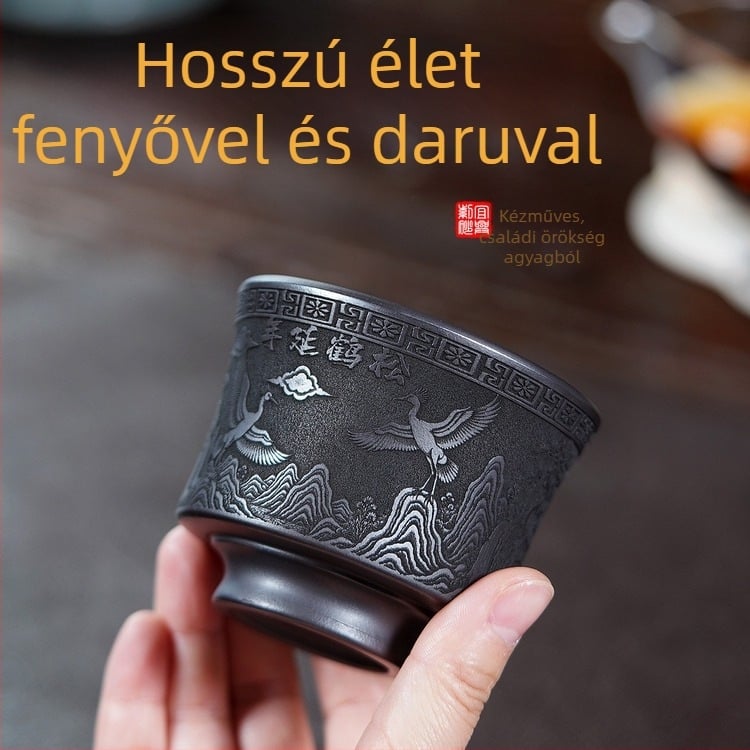 Kézzel készített teáscsésze lila agyagból, széles szájú, nagy kapacitású, kő-sárga színben