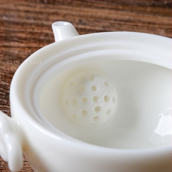 Kínai stílusú kerámia teáskanna fehér porcelánból, kézzel tartható, hőálló, kis teáskanna logóval