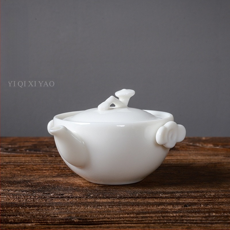 Kínai stílusú kerámia teáskanna fehér porcelánból, kézzel tartható, hőálló, kis teáskanna logóval