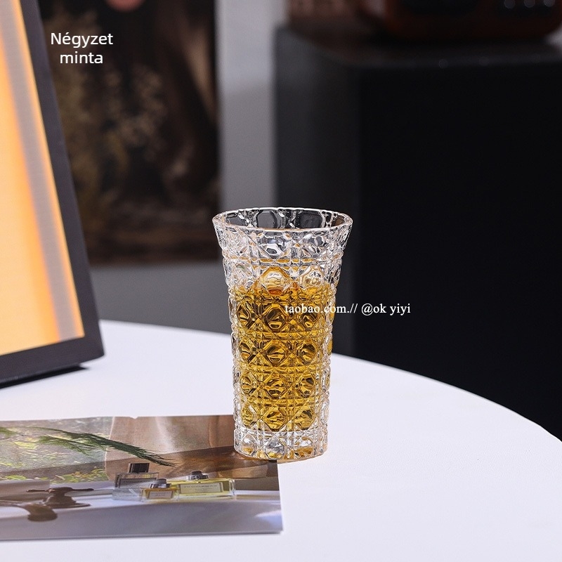 Üveg whisky- és koktélpohár dombornyomott virágos mintával