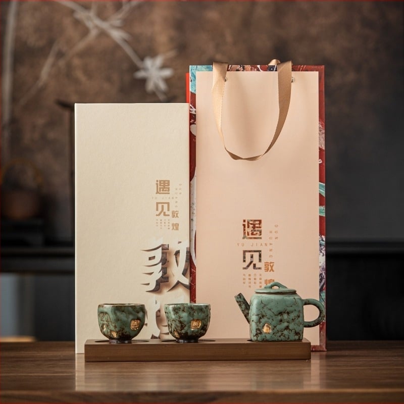 Dunhuang kerámia Kung-Fu teás készlet: 1 teáskanna és 2 csésze elegáns ajándékdobozban