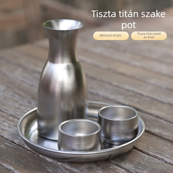 Titánium boros készlet otthoni használatra — hordozható boros kanna és kis poharak kempingezéshez
