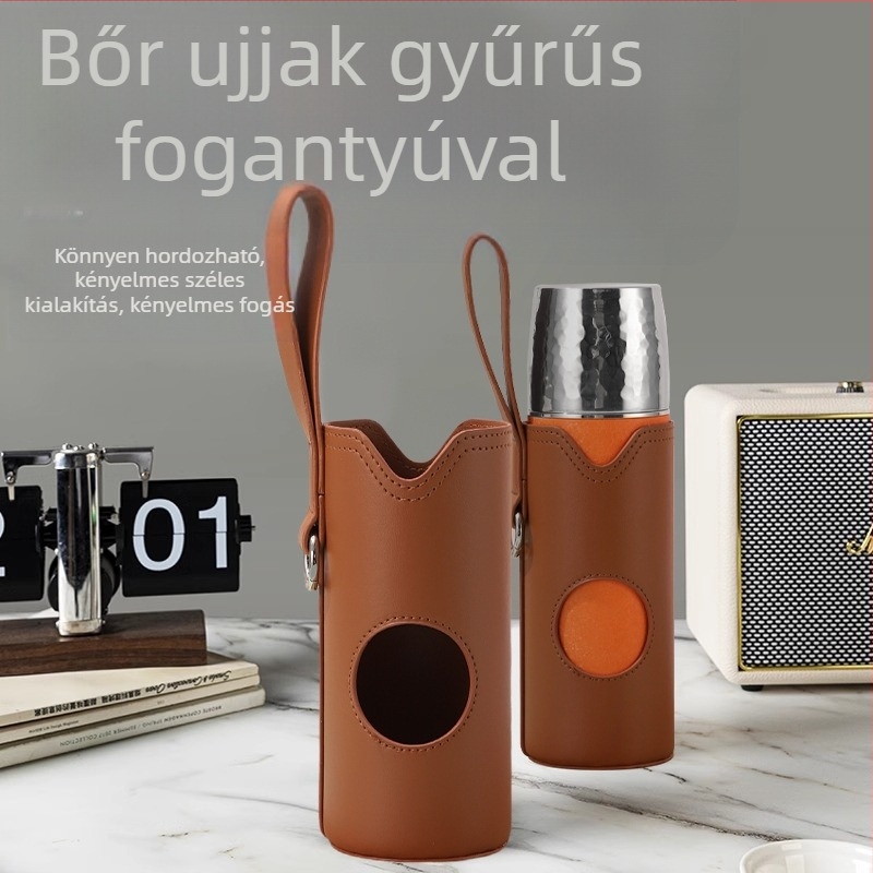 PU bőrből készült pohárvédő tok hőszigeteléssel és hordozó pánttal; univerzális üveg- és titán poharakhoz