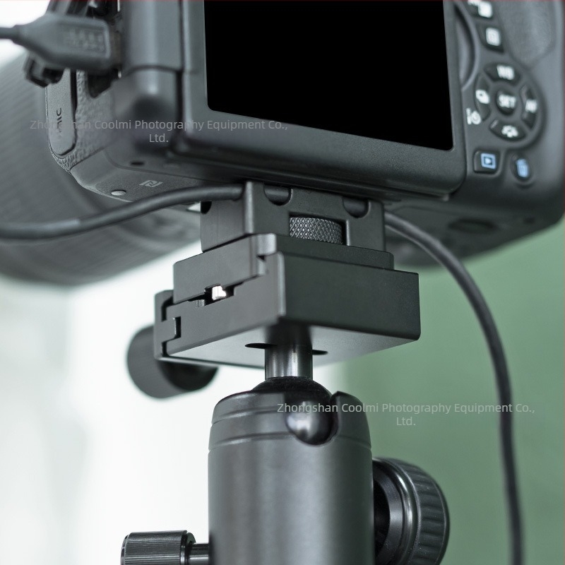 Kamera kábelzáró csipesz tükrö nélküli és DSLR kamerákhoz, alumíniumötvözet, méretek 17,5×20×40 mm, 20 g