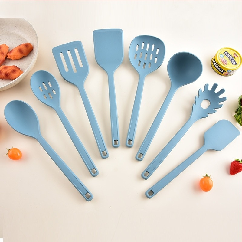 8 darabos szilikon konyhai eszköz készlet: spatulák és kanalak
