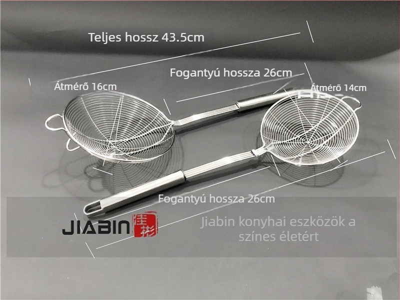 Rozsdamentes acélból készült forró fazék szűrő hosszú nyéllel és dupla kampóval, ideális gyoza és knédli kiemelésére