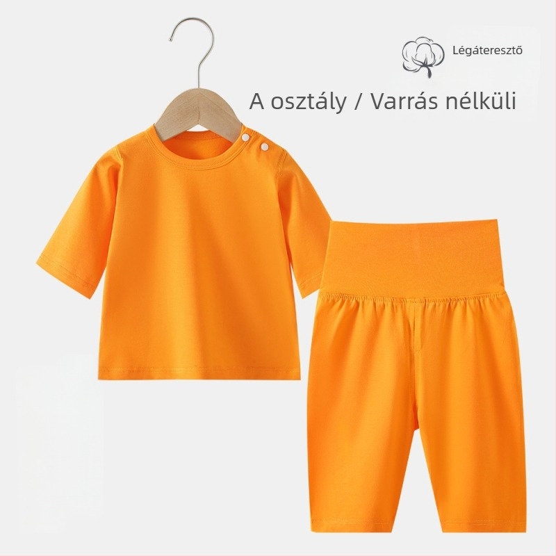 Nyári két darabos gyerekruha: modal-pamut keverék, magas derékú hasvédő rész, rövid ujjú felső és capri rövidnadrág, gyerek pizsama.