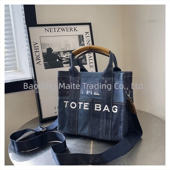 Könnyű, színblokkolt denim tote táska, mindennapi váll- és crossbody hordozásra, tavasz 2024