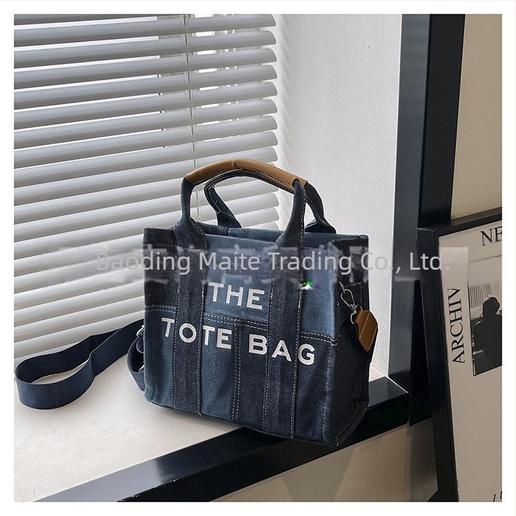 Könnyű, színblokkolt denim tote táska, mindennapi váll- és crossbody hordozásra, tavasz 2024