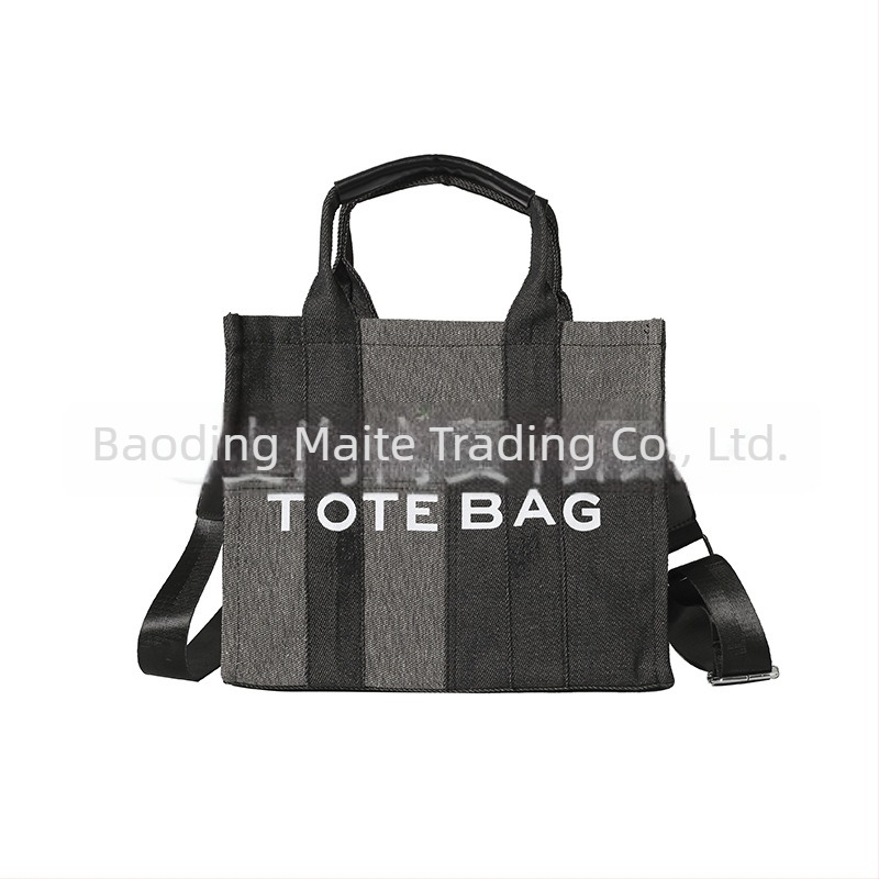 Könnyű, színblokkolt denim tote táska, mindennapi váll- és crossbody hordozásra, tavasz 2024