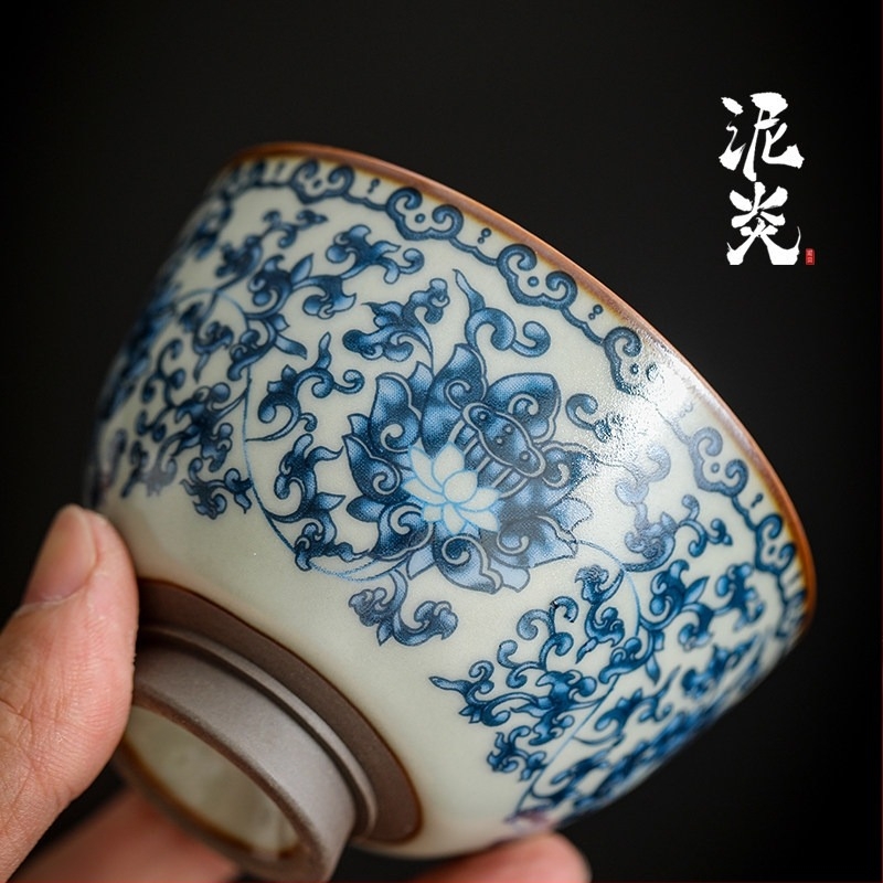 Ru Kiln kék‑fehér porceláncsésze repedezett mázzal, személyes teázáshoz Pu'er teához, kis teáscsésze