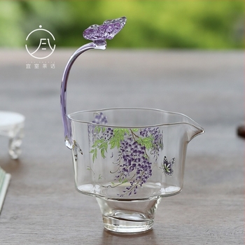 Elegáns teás kancsó pillangó alakú fogantyúval és Wisteria motívummal, hőálló boroszilikát üveg, átlátszó