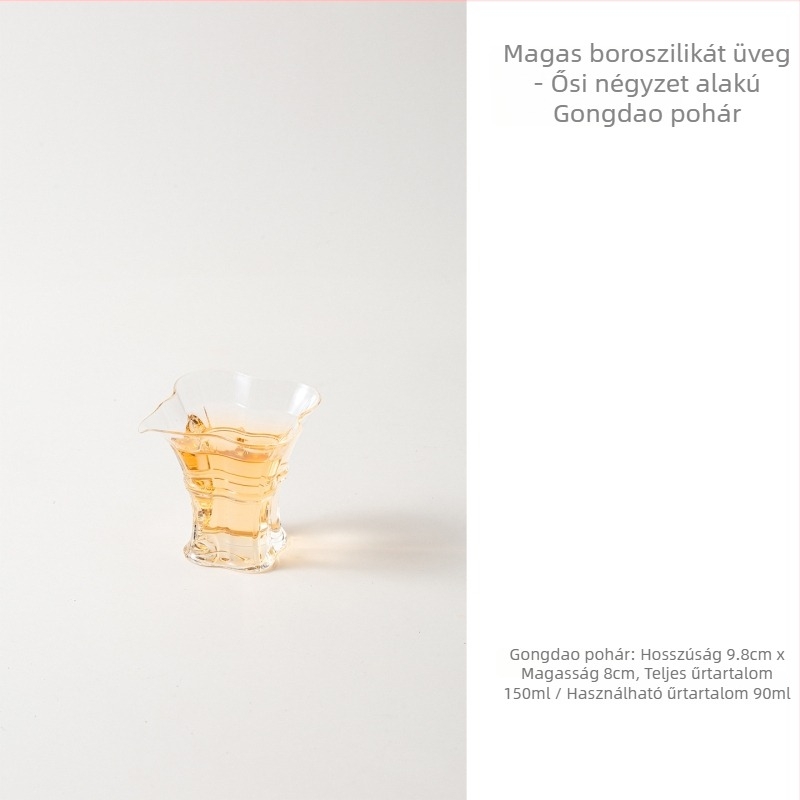 Átlátszó boroszilikát üveg, négyszögletes fair cup hosszú csővel, kézzel készült teás adagoló edény