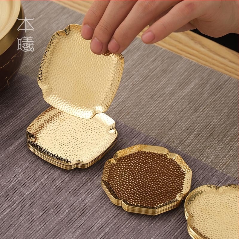 Kézzel készített sárgaréz japán stílusú teáscsésze alátét és fém tea-tartó, égésvédelmi és hőszigetelő funkciókkal, Zen tea ceremóniához