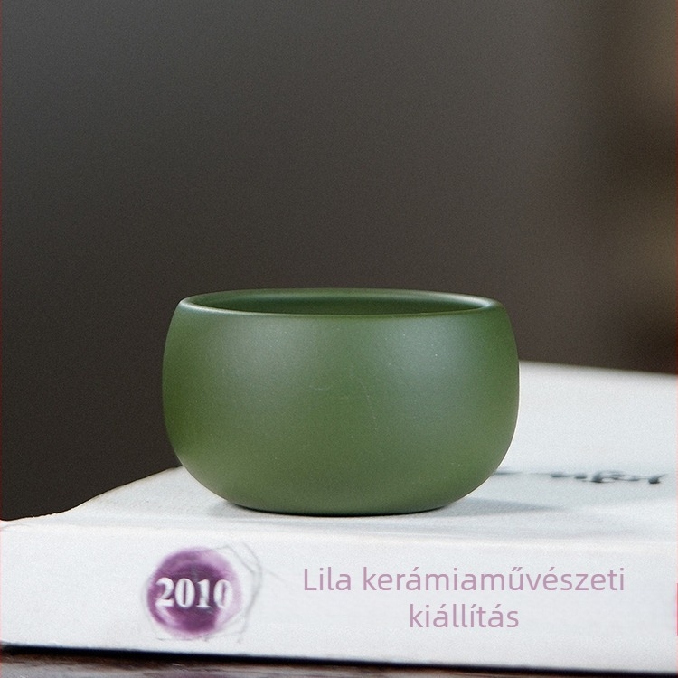 Kézzel készített teáscsésze purpurszínű agyagból, kis kapacitású