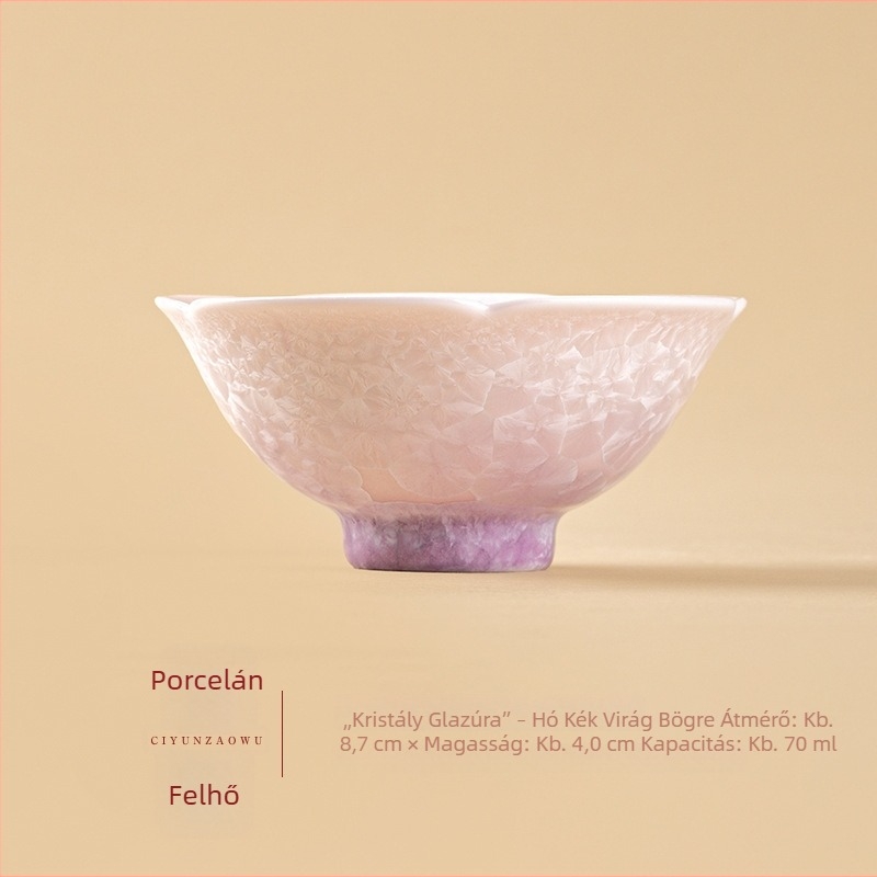 Porcelán teáscsésze kristályos mázzal, kiváló minőségű, nőknek személyes használatra, része egy teáskészletnek.