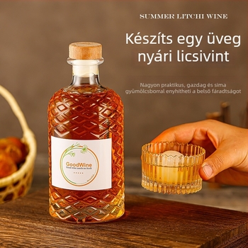 Gyémántmintázatú üvegborospalack, üres palack házi gyümölcsborhoz, átlátszó, kupakkal lezárva