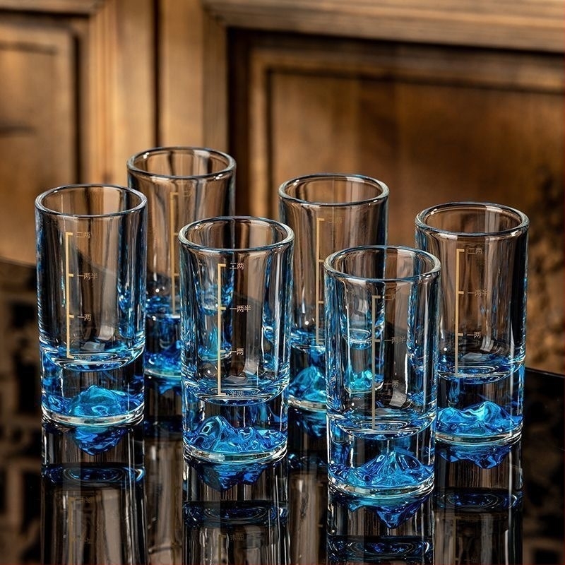 Blue Mountain háztartási célú fehérboros pohár szett, luxus adagoló mérőskálával és jéghegy alakú vastag alappal