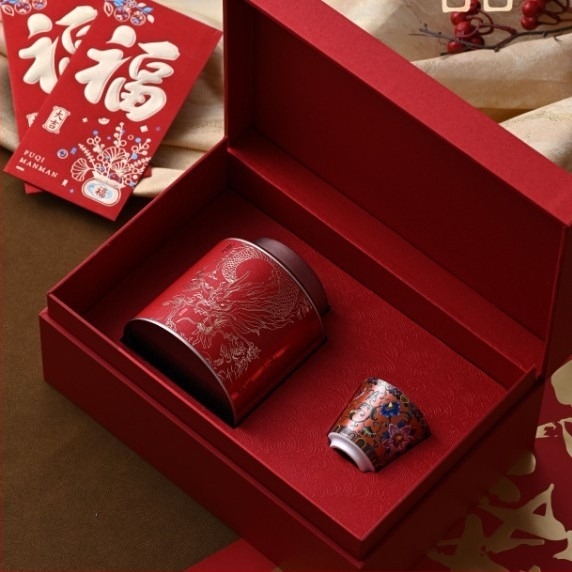 Prémium Jin Jun Mei fekete tea ajándék készlet fémdobozos pohárral, elegáns csomagolásban