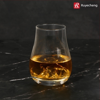Üvegből készült whisky kóstoló pohár, aromás, japán minimalistikus kagyló alakú, olasz tulipán stílusú pohár