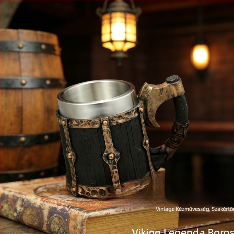 Rozsdamentes acél sörös pohár imitált fa hordó dizájnnal és tomahawk-stílusú fogantyúval, Viking ihletése, 401–500 ml
