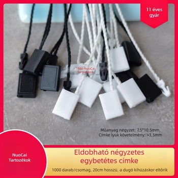 Egyszer használatos négyzet alakú címke zsinór csattal ruházathoz