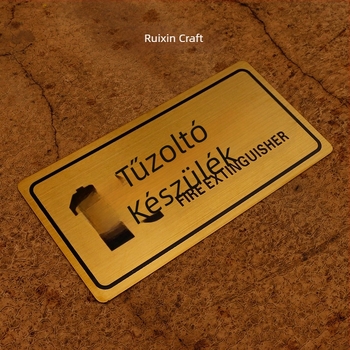  Titánium bevonatú tűzvédelmi jelzés – tűzcsap és tűzoltó készülék felirattal, fémlemez